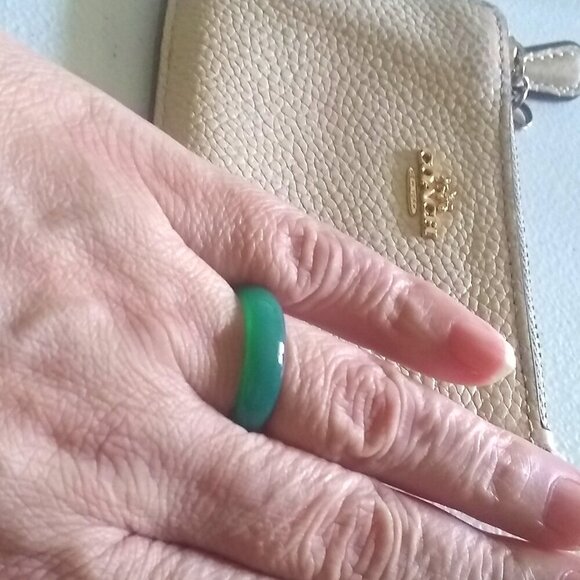 Kelly Green Agate ~ Slim Stone Ring Band Size 8 ~ Friendship + Promise Rings - Picture 4 of 11